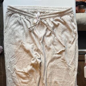 Fabletics Heather Gray Sweatpants (Joggers)